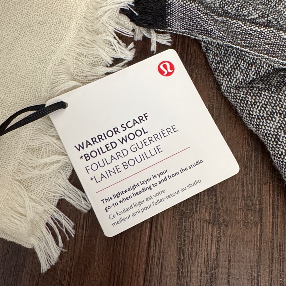 🍁Lululemon Warrior Scarf🍁(Table Runner!)